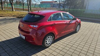 Hyundai i30 1.4l súkromný predaj 34 tis. km 1. majiteľ - 4