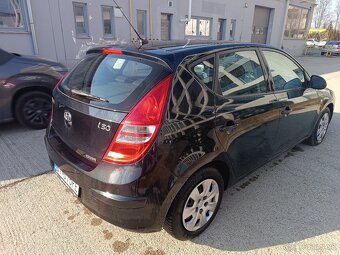 Predám Hyundai i30 1,6 CRDi - 4