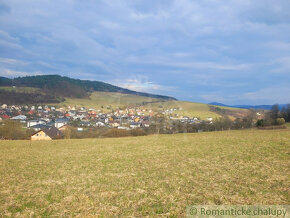 Stavebný pozemok s krásnym výhľadom nad obcou Jasenica pri - 4