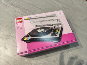 Predám Lego 40699 Retro Record Player - 4