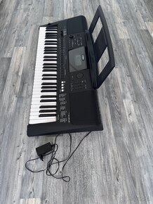 Klávesnica Yamaha PSR E453 - 4