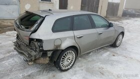 Alfa Romeo 159 2.4 JTDm 147kw rozpredám Bose, Navi, Koža - 4