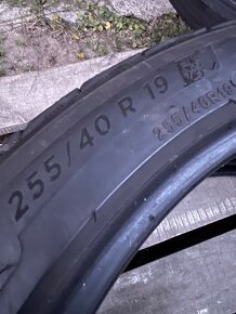 Michelin 255/40 R19 2x=80€ - 4