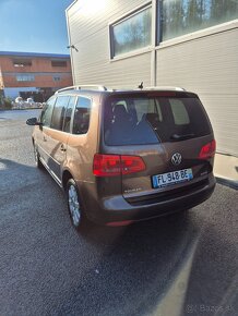 Volswagen Touran 2.0 tdi HIGHLINE - 7 Miest - 4