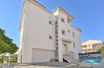 Pag, Novalja – zariadený apartmán na predaj - 4