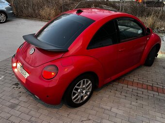 Volkswagen New Beetle - 4