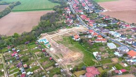 Stavebný pozemok v atraktívnom prostredí - Jacovce - 4