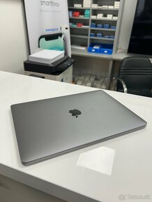 Apple MacBook PRO 256GB 2018 Space Gray - 4