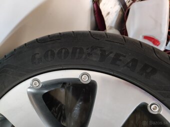 Goodyear Eagle F1 235/45 R17 - 4