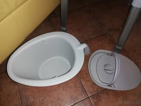 Toaletná a sprchová stolička - 4