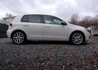 Volkswagen Golf 1.4TSi 90kW HIGHLINE PĚKNÝ VŮZ benzín - 4