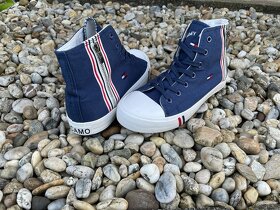 Tmavomodré Tommy Hilfiger tenisky - 4