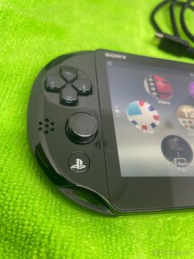 PS VITA PCH-2004 +4gb vita karta - 4