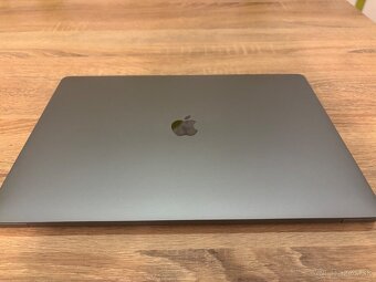 Apple MacBook Pro 16" - 4