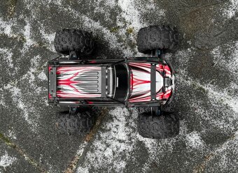 Traxxas Summit 1:8 Red 4WD TITAN 775 - 4