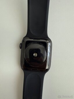 Apple Watch SE Space Gray Aluminium Case 44mm - 4