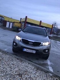 KIA SORENTO - 4