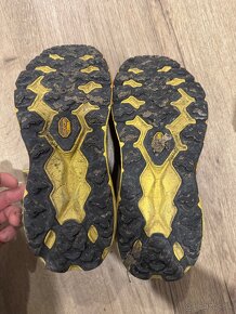 Hoka Speedgoat 5 - 4