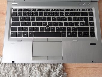 predám ntb HP elitebook 8470p / 4gb ram / Intel core i5 - 4