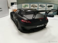 Mercedes SLS 1:18 - 4