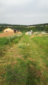 NA PREDAJ: stavebný pozemok 720m2 - Sokolovce - 4