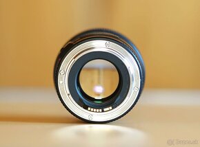 Canon EF 85mm f/1.8 USM - 4