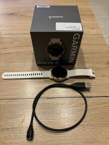 Garmin Vivoactive 4s White/Rose Gold - 4