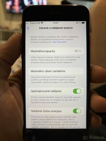 Predám Iphone SE 2020 64GB Červený 120€ - 4