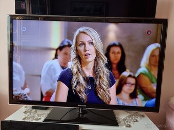 Predám LED TV SAMSUNG UE40D5500RW FULL HD - 4