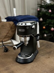 Kávovar DeLonghi Dedica EC 685.BK - 4