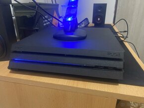 PS4 pro 1TB - 4