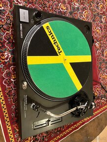 Technics SL-1210 MK2 - 4