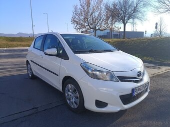 Toyota Yaris 1.33 benz,100PS,r. 2012 ,kup SR, 2 sady kolies - 4