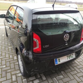 Volkswagen Up - 4