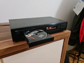 Predam CD player YAMAHA CDX-530E - 4