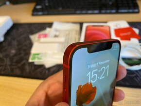 iPhone 12 Red - 4