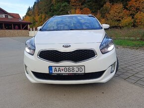 Kia Carens - 4