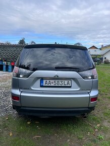 Mitsubishi outlander 4x4 SUV - 4