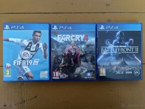 ✅ PS4 Slim 500GB + 2x ovládač + 3x Hry ✅ - 4