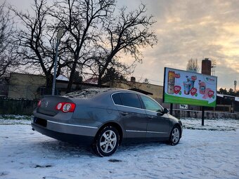 Volkswagen Passat B6 2.0 TDI Comfortline - 4