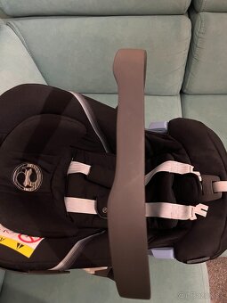 Cybex Aton 5 + isofix - 4