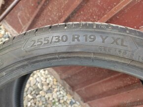 Letné pneu 1 ks Barum 255/30 R19 - 4