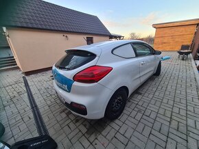 Kia ceed 1.4crdi 66kw rok 2015 - 4