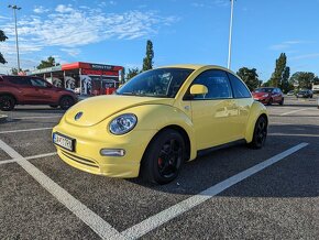 VW New Beetle 2.0 (žlto-čierny) - 4