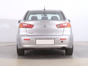 Mitsubishi Lancer sedan - 4