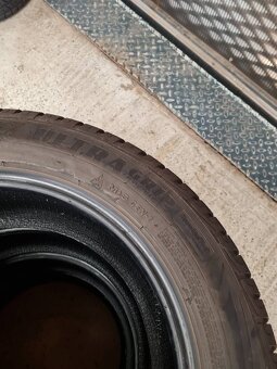 4X Zimné pneumatiky Goodyear RFT 225/55 R17 101V - 4