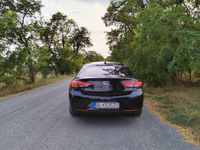 Opel Insignia 2.0 CDTI GRAND SPORT AT8 - 4