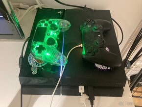 Playstation 4 + dva ovládače - 4