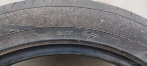 225/45R17 - 4