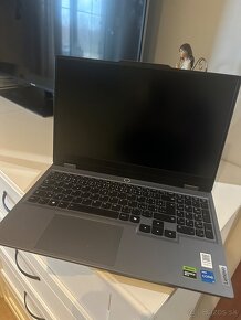 Lenovo - 4